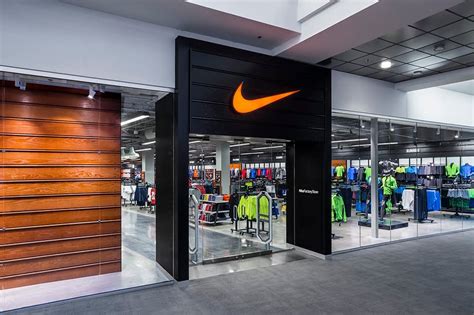 mondkapjes zwart nike|Nike Factory Stores.